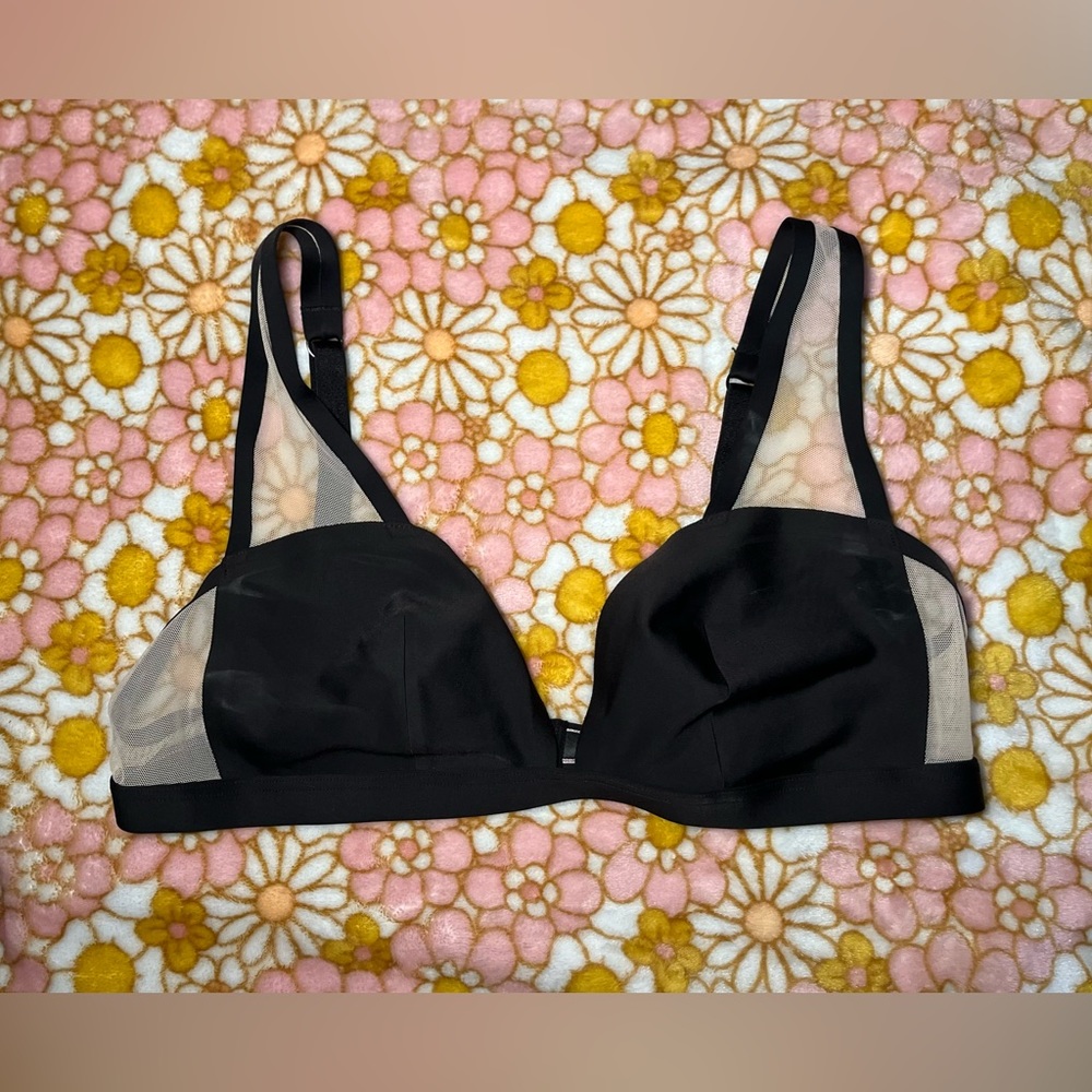 Victoria’s Secret lingerie bra